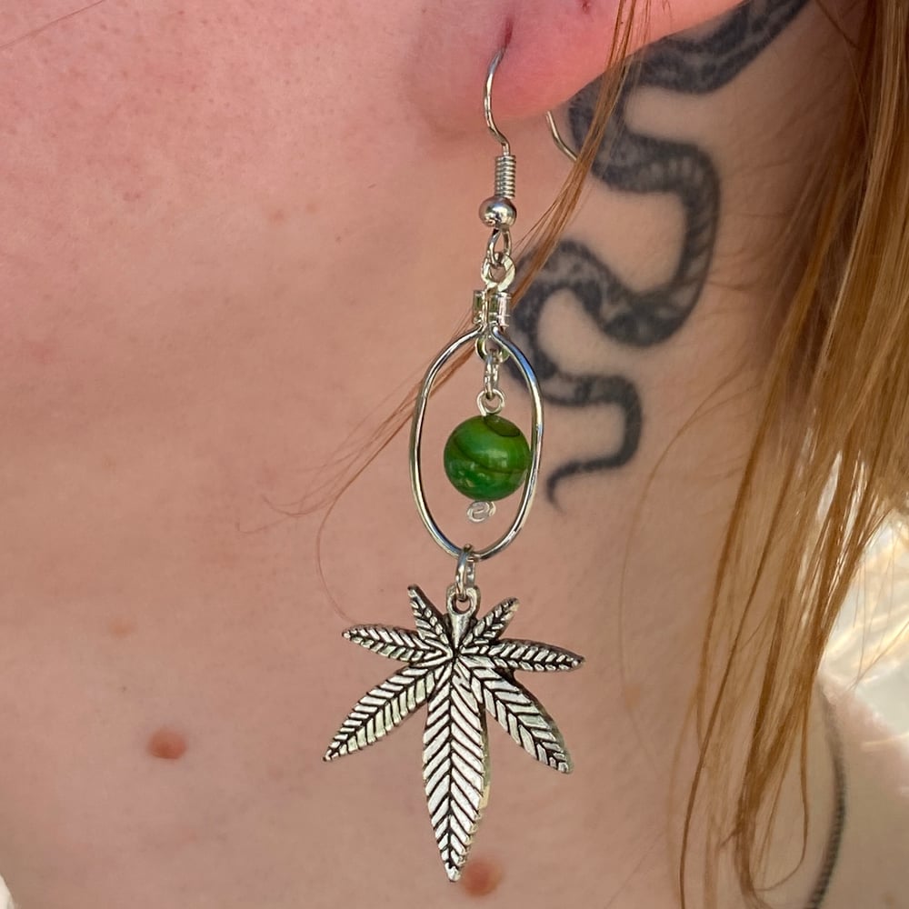 Image of alien OG earrings 