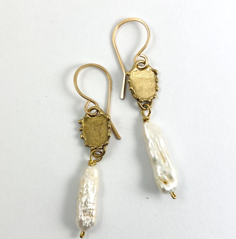 Image of Little Shields with Pearls