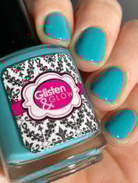 Image 17 of Glisten & Glow Gummy Sharks