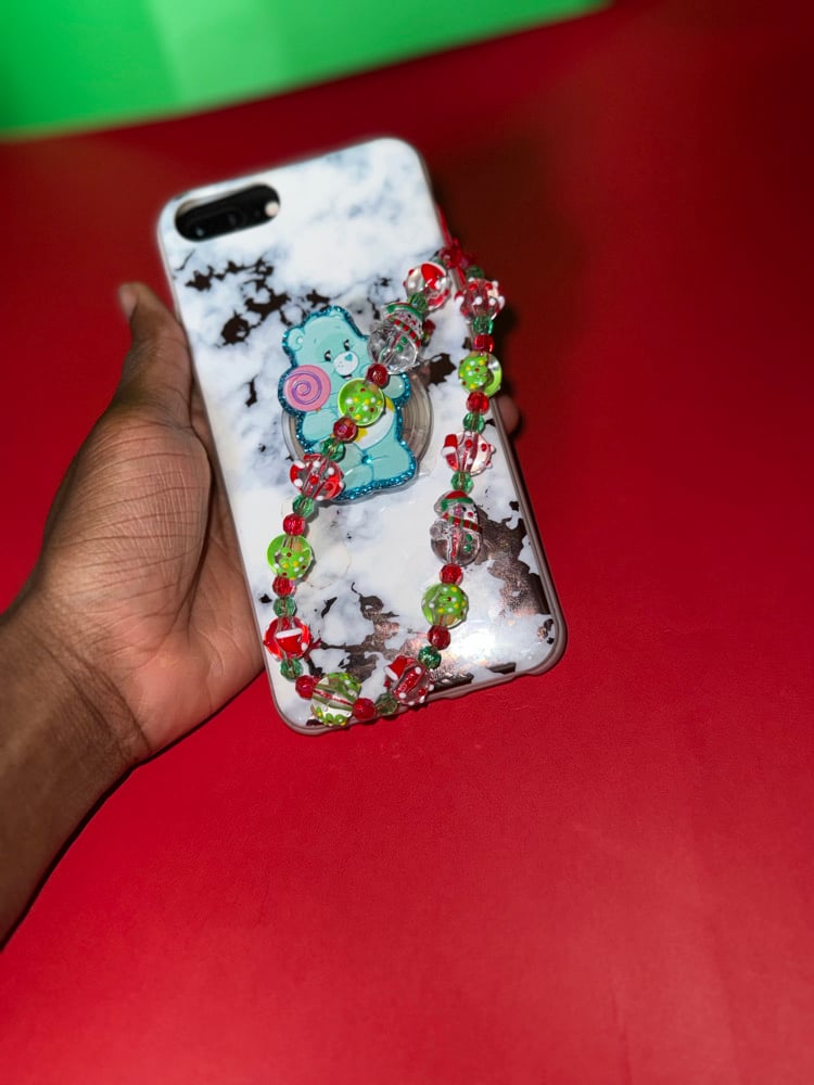 Image of Beaded Phone Accesory ❄️🎄