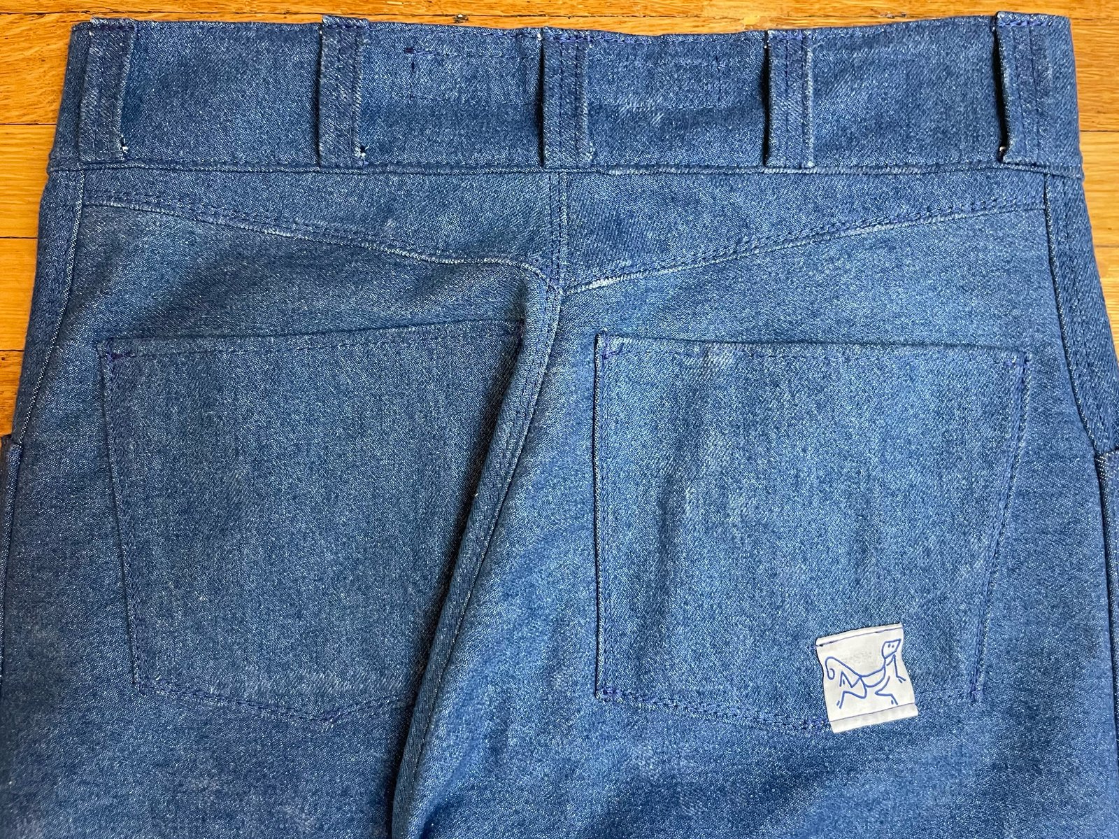 DISTRESSED LIZARD JEANS | Lizard Stuff