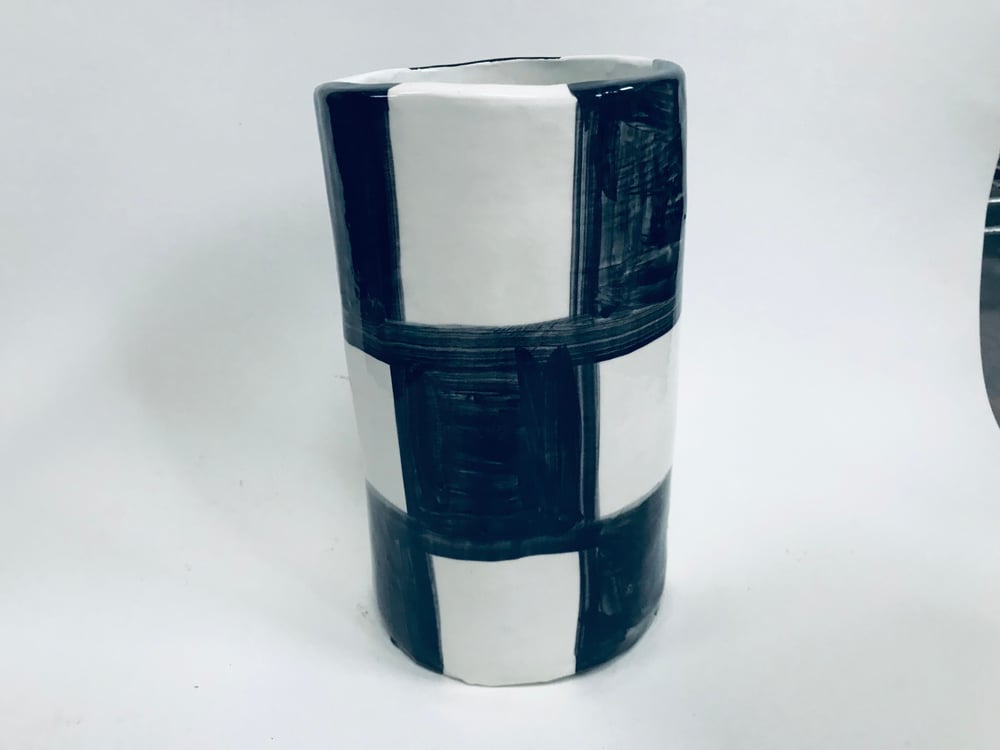Image of LARGE CHEQUERED VASE 2
