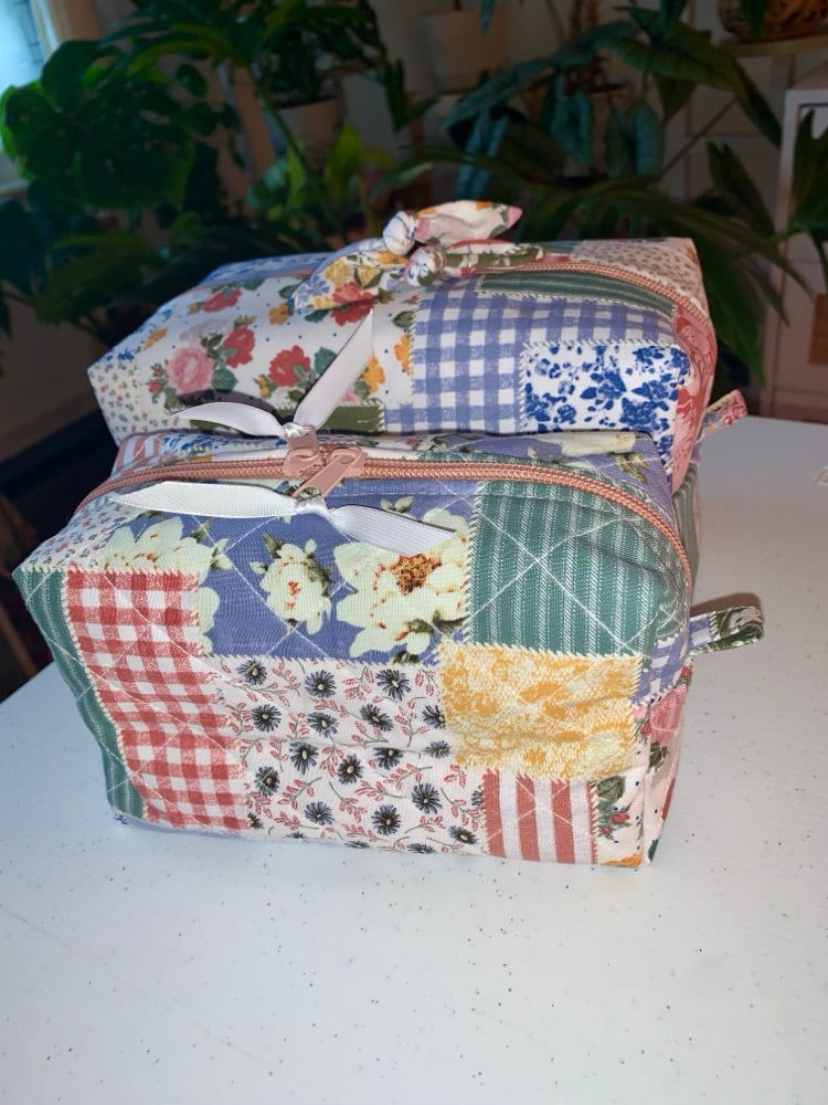 Image of Floral Patchwork Makeup Bag  (two sizes)💄🌸❤️