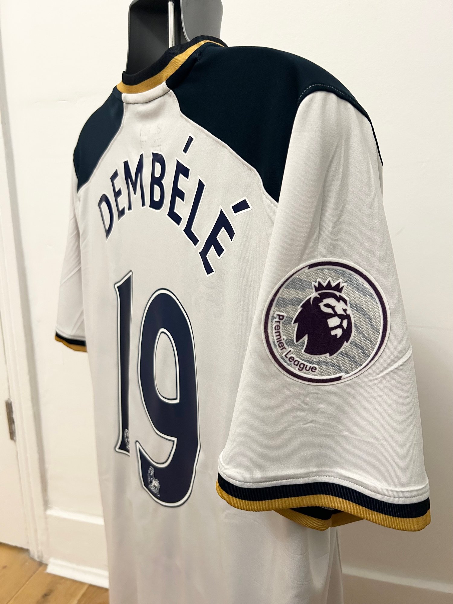 Image of Tottenham Hotspur “DEMBÉLÉ 19” 2016/17 Home Shirt + patches (XL)