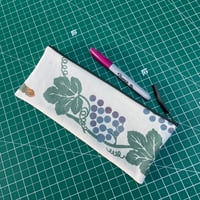 Image 3 of Pea Pod Pouch