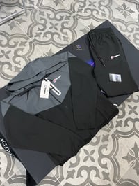 Berghaus Black & Dark Grey Design 3Tracksuit