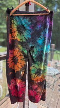 Image 4 of Grungeflower Leggings