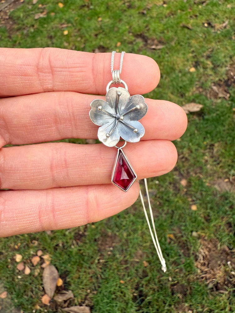 Image of Sakura Kite-Shaped Rhodolite Necklace