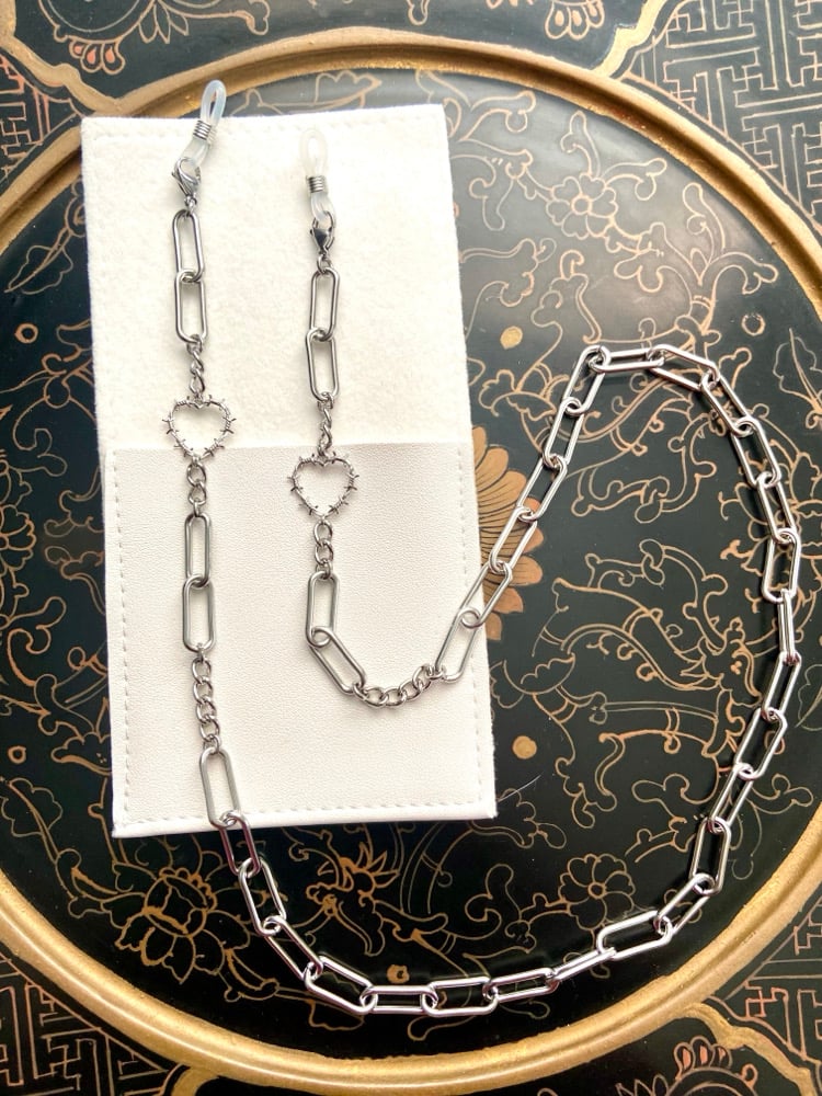 Image of silver barbed wire hearts (small) 