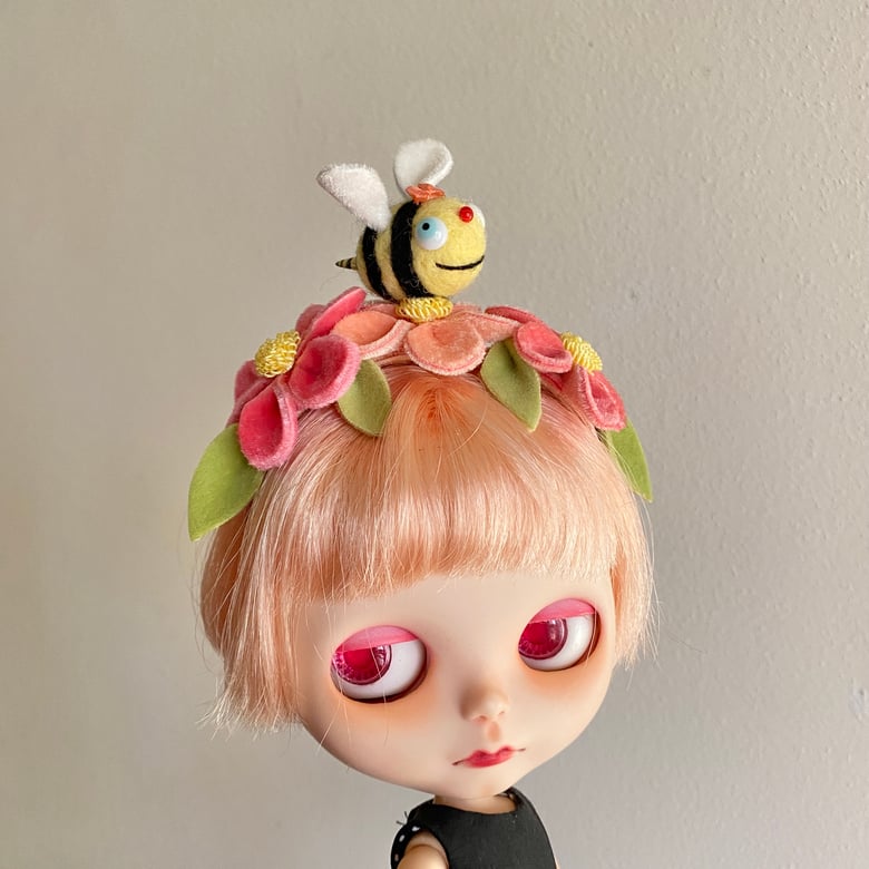 Image of Springtime Bee and Flower Headband for Neo Blythe #4