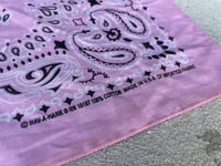 Image 2 of 80s PAISLEY BANDANA 2-PACK / GREEN&PINK