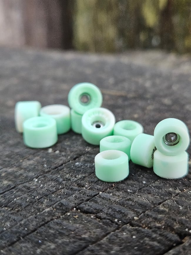 Mint Swirls - F0