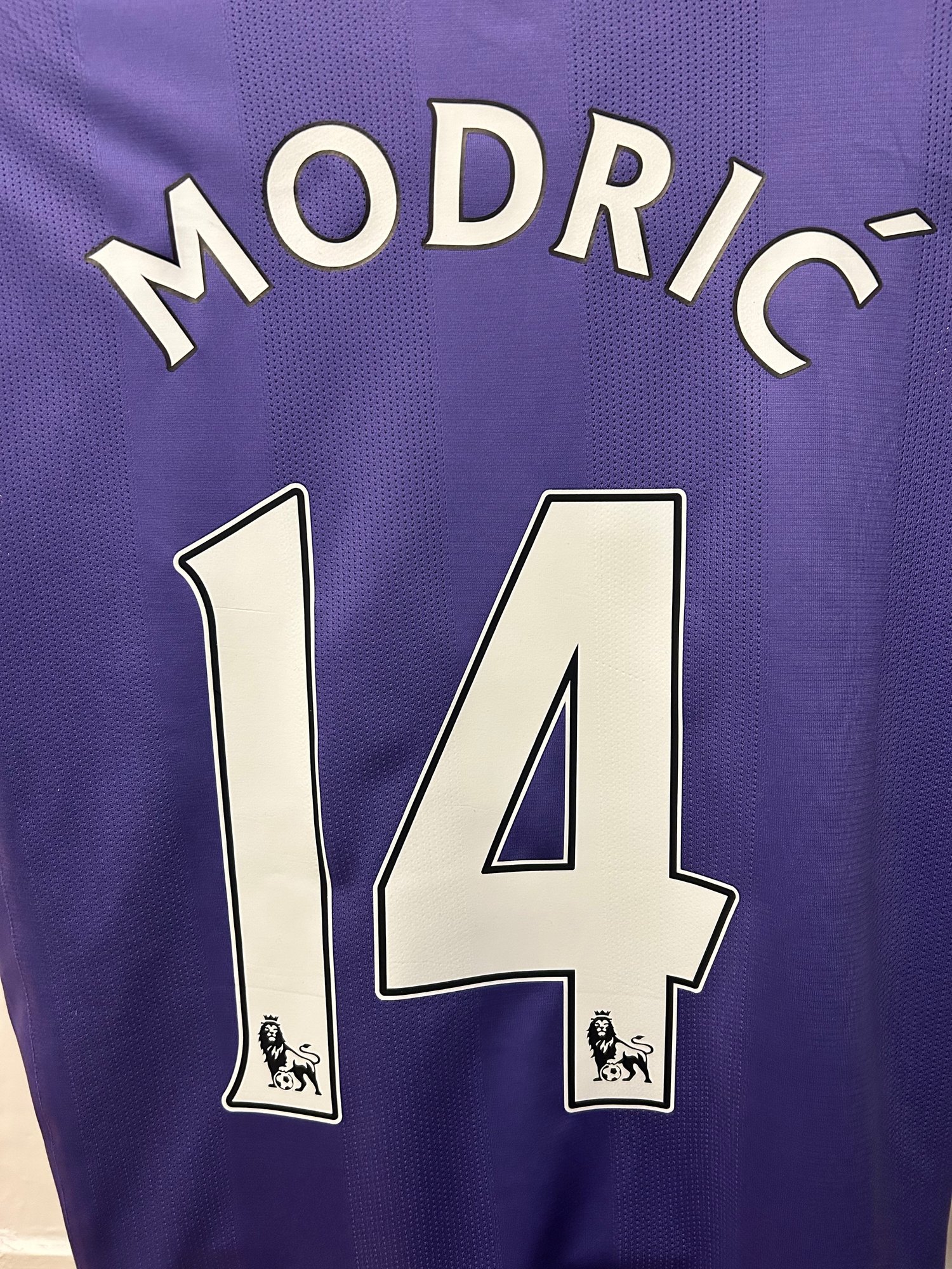 Image of Tottenham Hotspur “MODRIĆ 14” 2011/12 Away Shirt + PL patches (M)