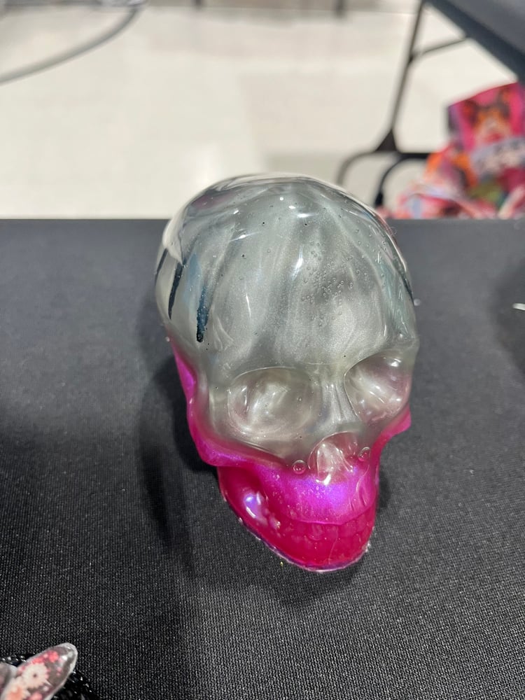 Image of Large Skulls 