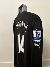 Image 5 of Tottenham Hotspur "MODRIC 14" 2011/12 Long Sleeve Third Shirt + PL patches (XXL)