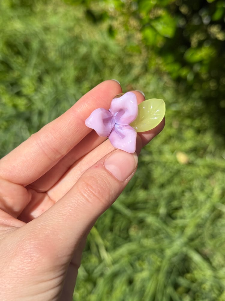 Image of Three Petaled Flower Pendants