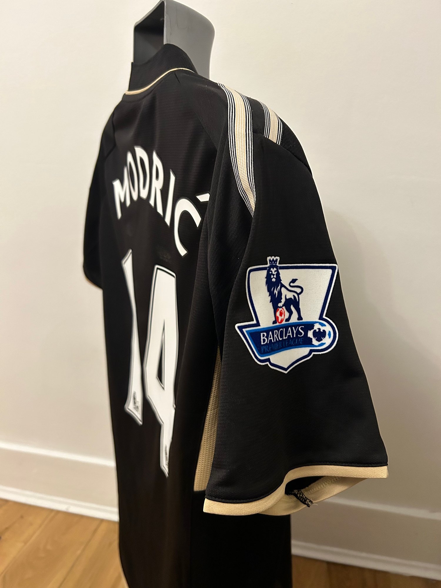 Image of Tottenham Hotspur “MODRIĆ 14” 2008/09 Third Shirt + PL patches (M)