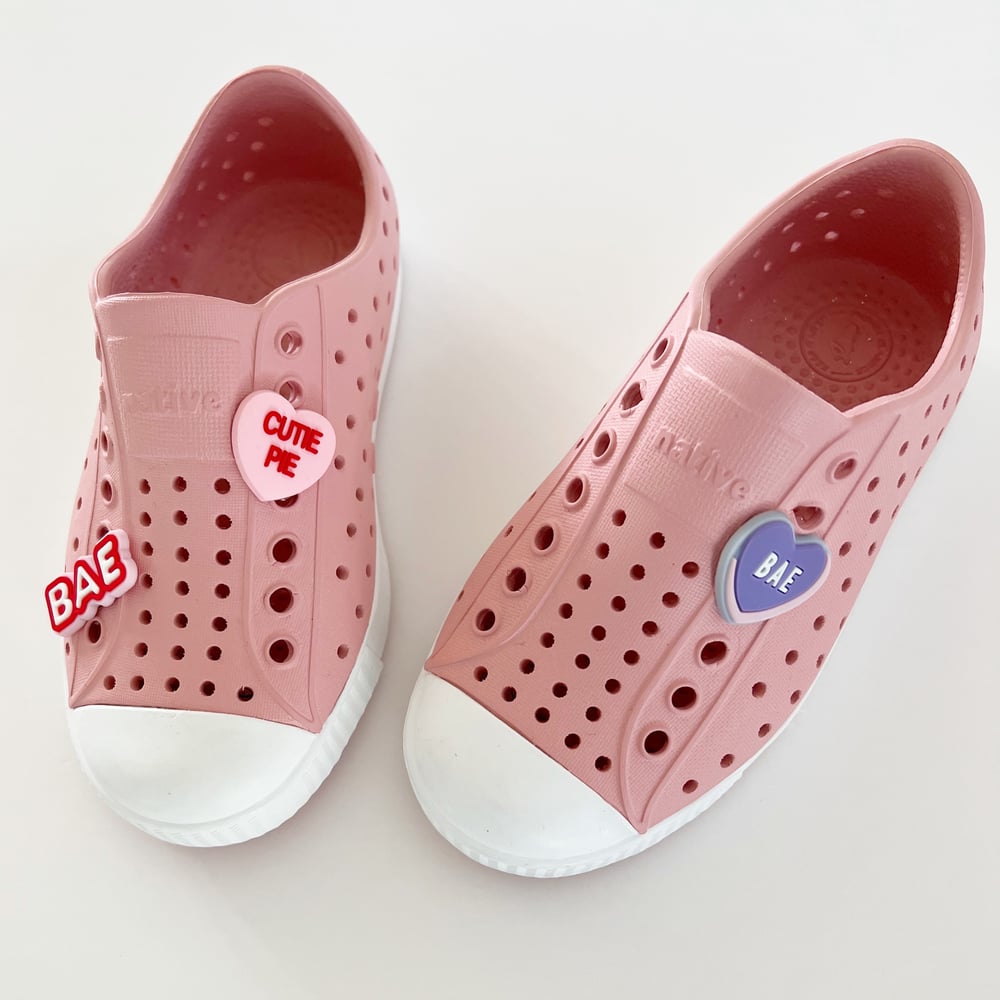  Crocs: Valentine's Day