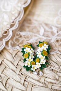 Image 1 of Namumulaklak na Kalamansi (Blooming Kalamansi) 