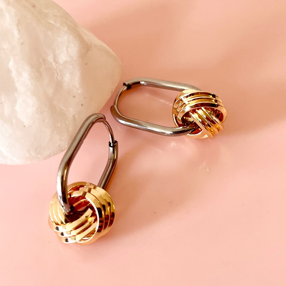 Image of Gold Knot and Oval Huggies