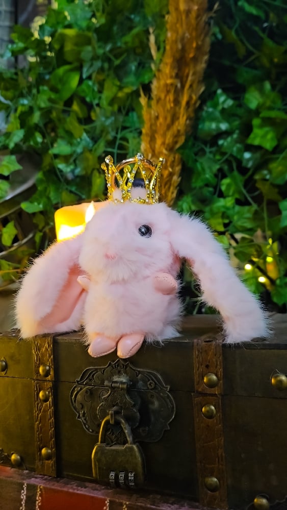 👑The Armored Kingdom Crowned Baby Pink Snugglehop Bunny Keychain