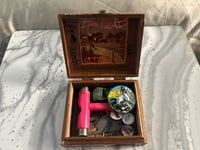 Image 2 of INDY BOMBS JUNK CIGAR BOX 1977 LAKEWOOD OG PIC 
