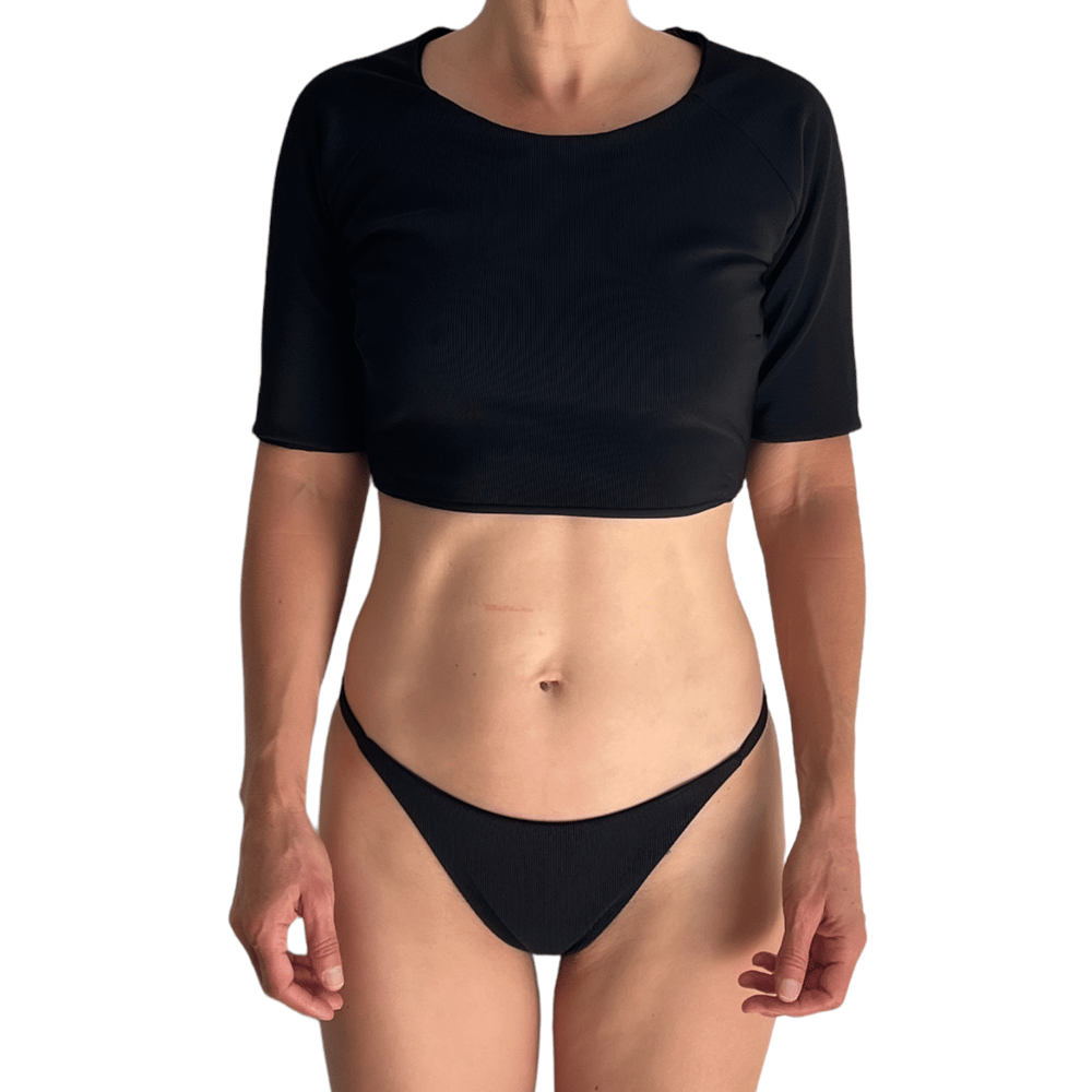 IBIZA || Crop Rash Tee BLK