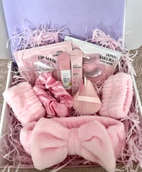Image 1 of Pink hamper