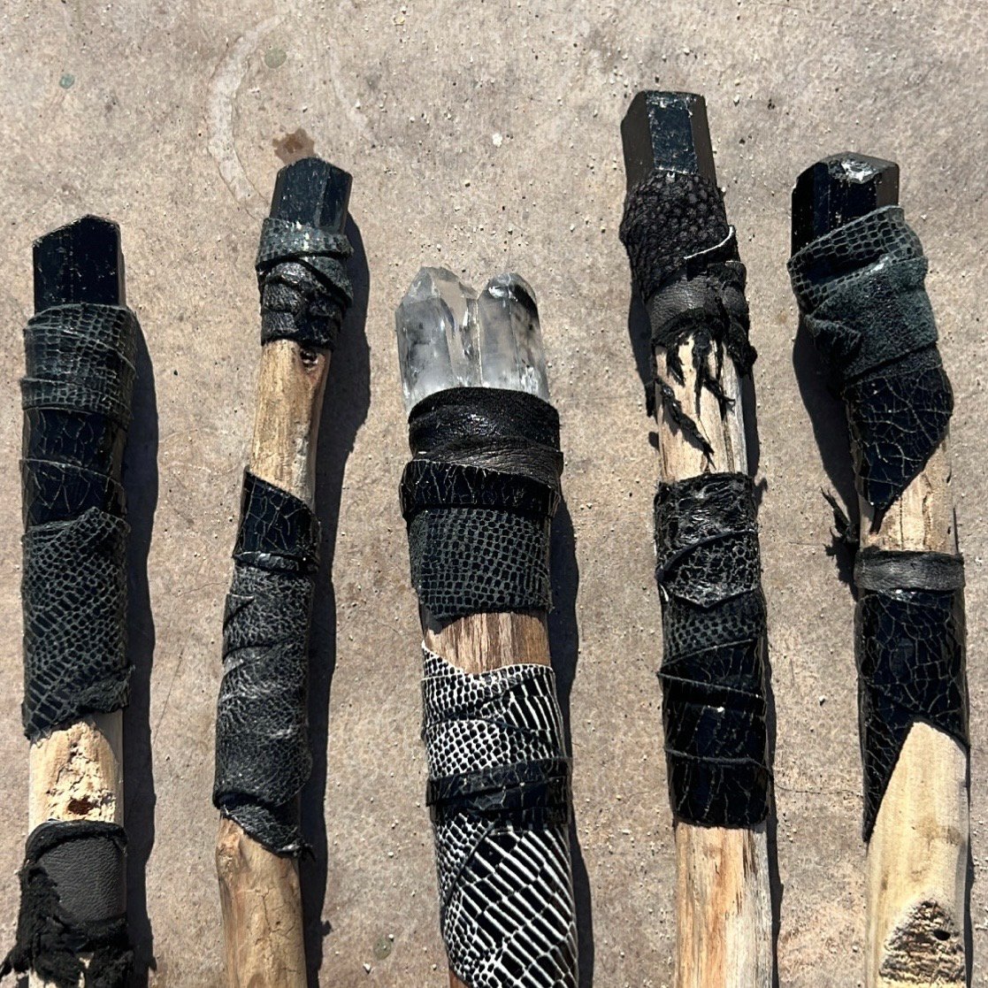 *new* MINI-TRAVEL SIZED *BLACK VELVET* WANDS