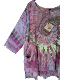 Image 3 of XL Cotton Forager Top in Electric Spiral Ice Dye
