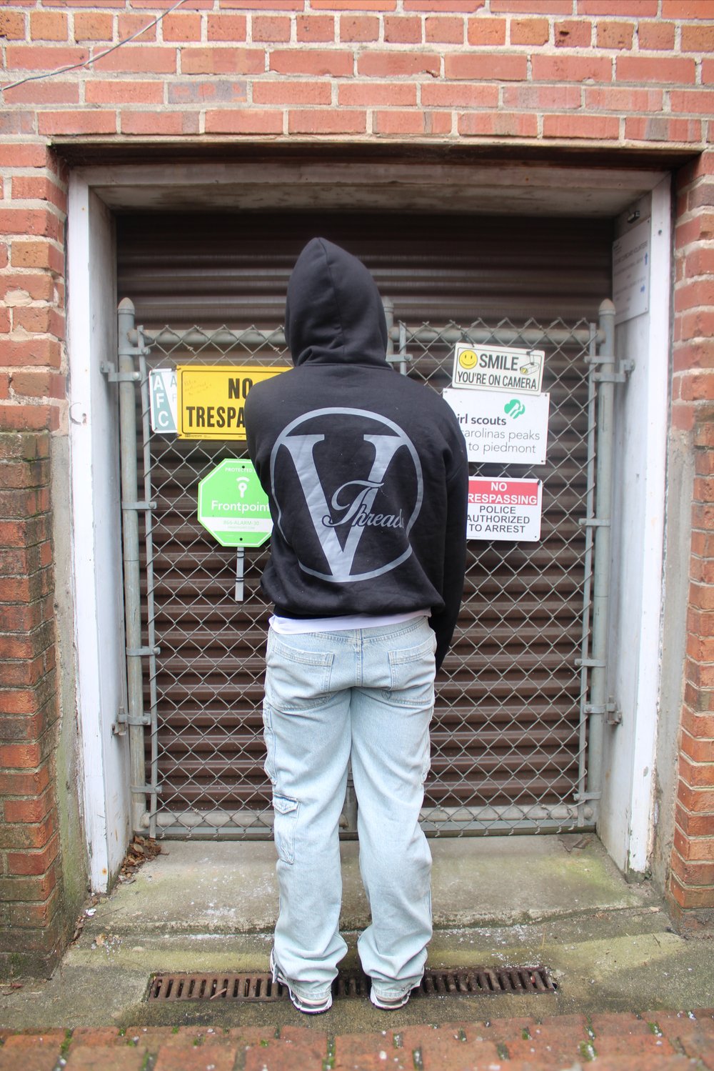 V1 (BLACK)