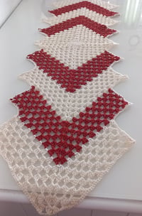 Image 2 of CHEMIN DE TABLE DENTELLE