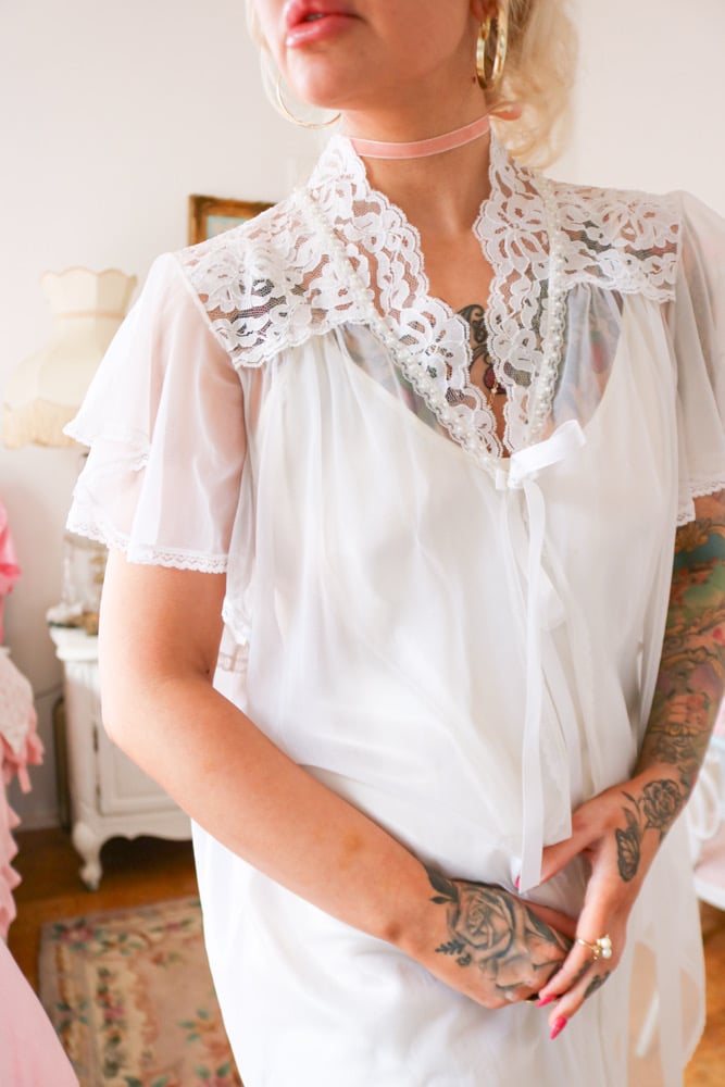 Image of Vintage 1980s Vanity Fair Angelic Mesh Bed Jacket (Medium)