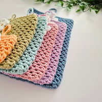 Image 2 of Daisy Case 7 sizes