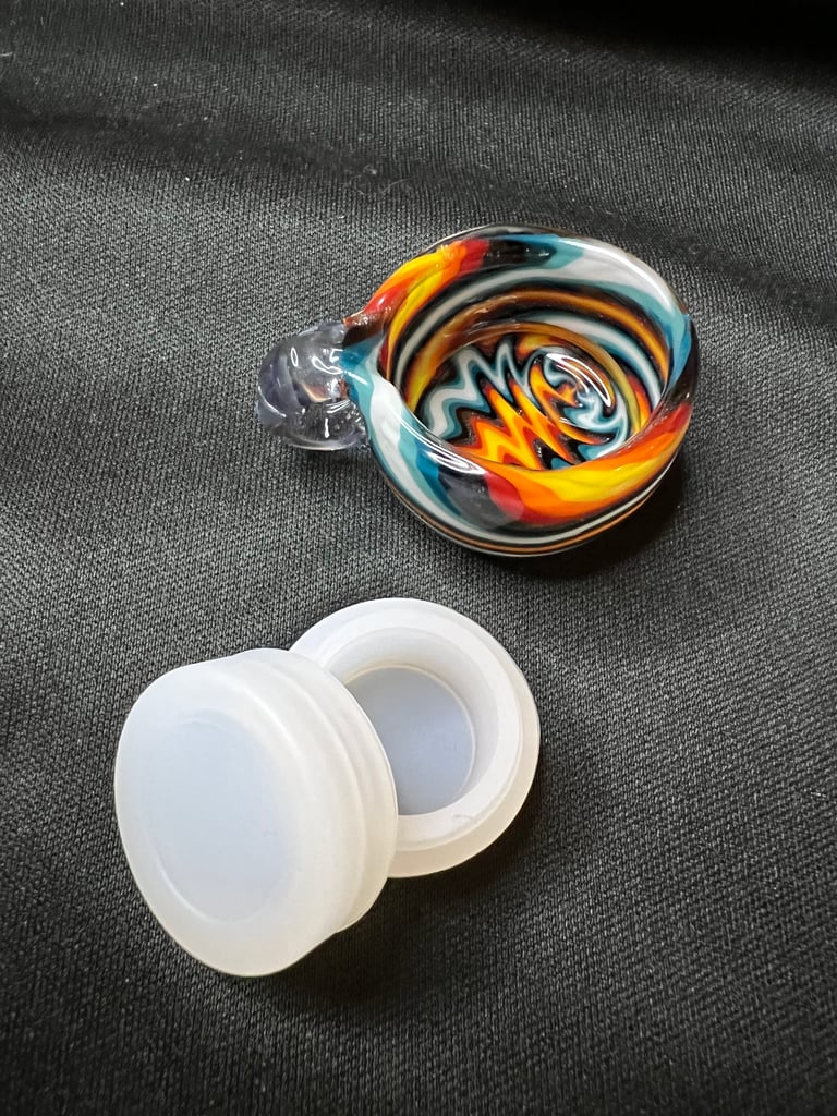 Fire/Ice Wag Stash Pendant  Image 2