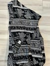 Al~Falaah Black & white size: Small-Med