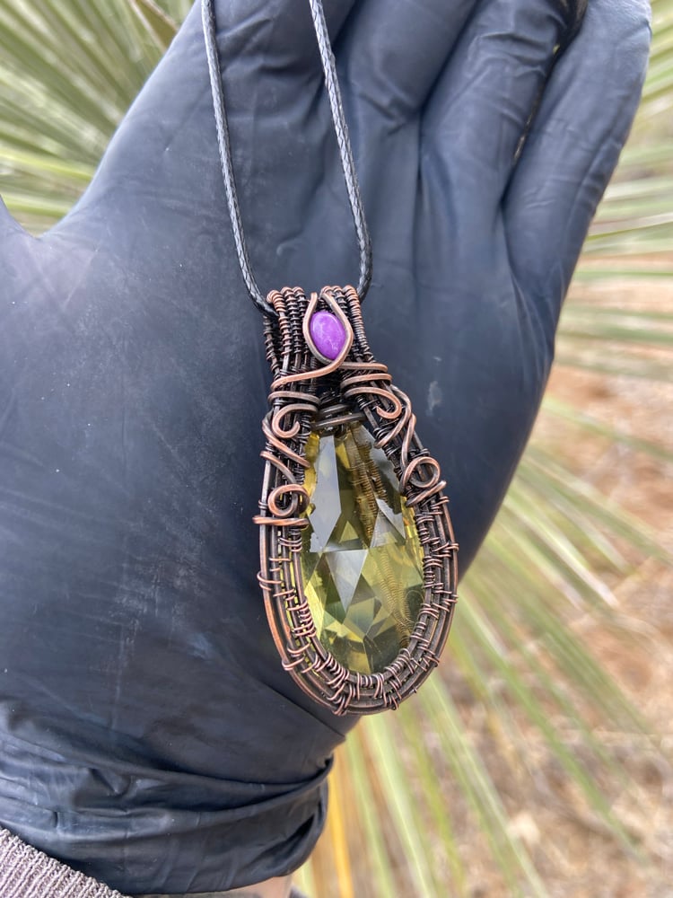 Image of Yellow crystal x purple agate