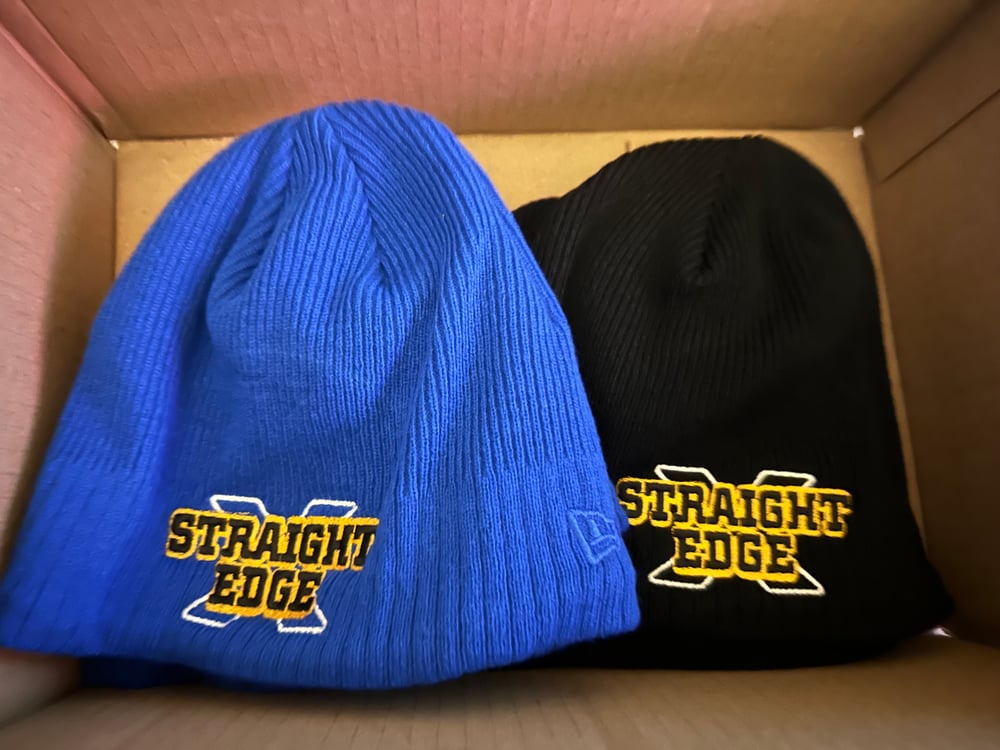 New Era Black STRAIGHT EDGE Logo Knit Beanie