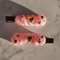 Image 6 of Cake Clips