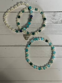 Image 10 of Cinderella-Inspired Tumbler Accessory Set – Bow, Straw Bauble & Bracelet Stack