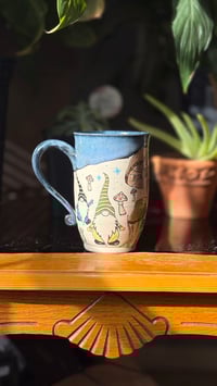 Image 5 of Gnome mug 02