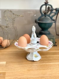 Image 6 of Ancien oeufrier en porcelaine