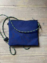 Image 2 of reworked shoulder bag 3 stripes 8