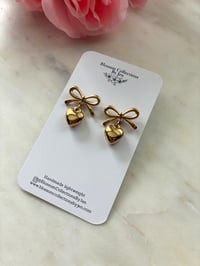 Image 6 of Bow with hearts