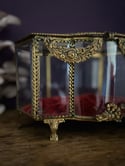Exceptionnel grand coffre/ reliquaire en verre biseauté, XIXème siècle 