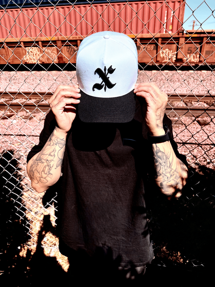 90zx ‘5 panel’ Curved Brim Snap