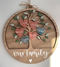 Personalised Family Tree Plaque – Oak Veneer Wood with Hand Lettered Frosted Acrylic Hearts