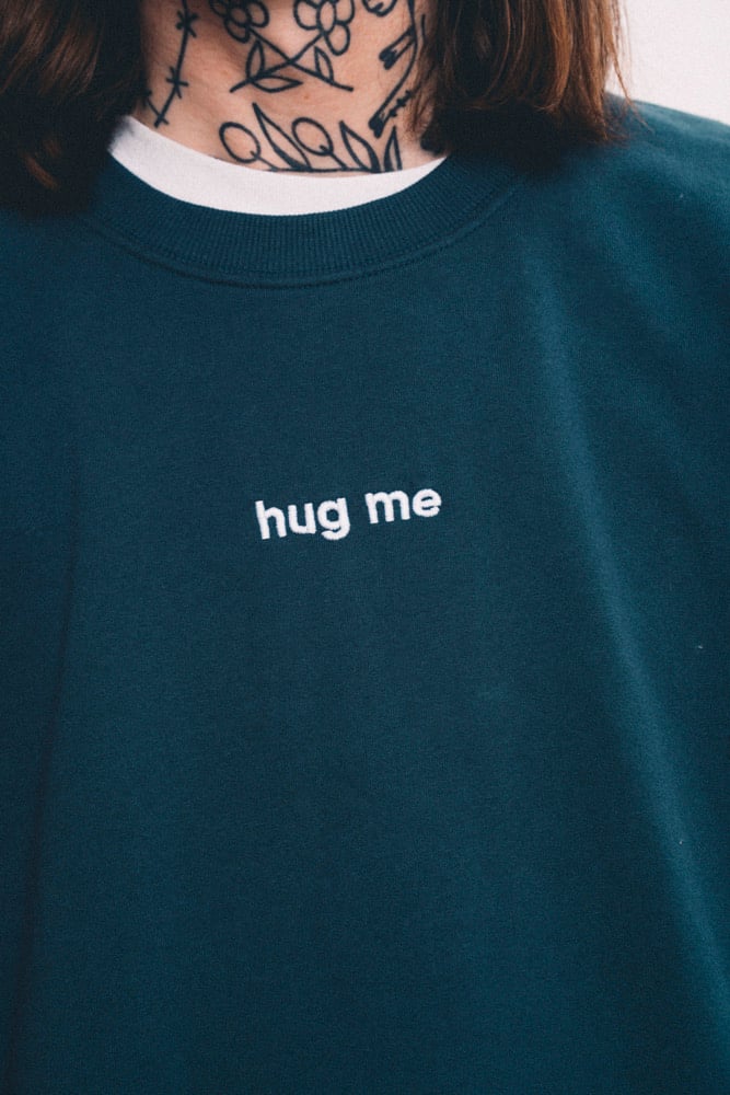 'hug me' sweater 