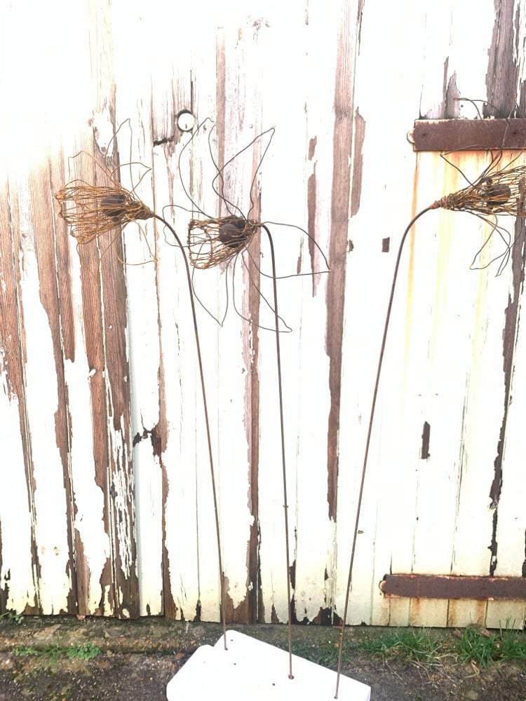 beautiful wire daffodil plant stake