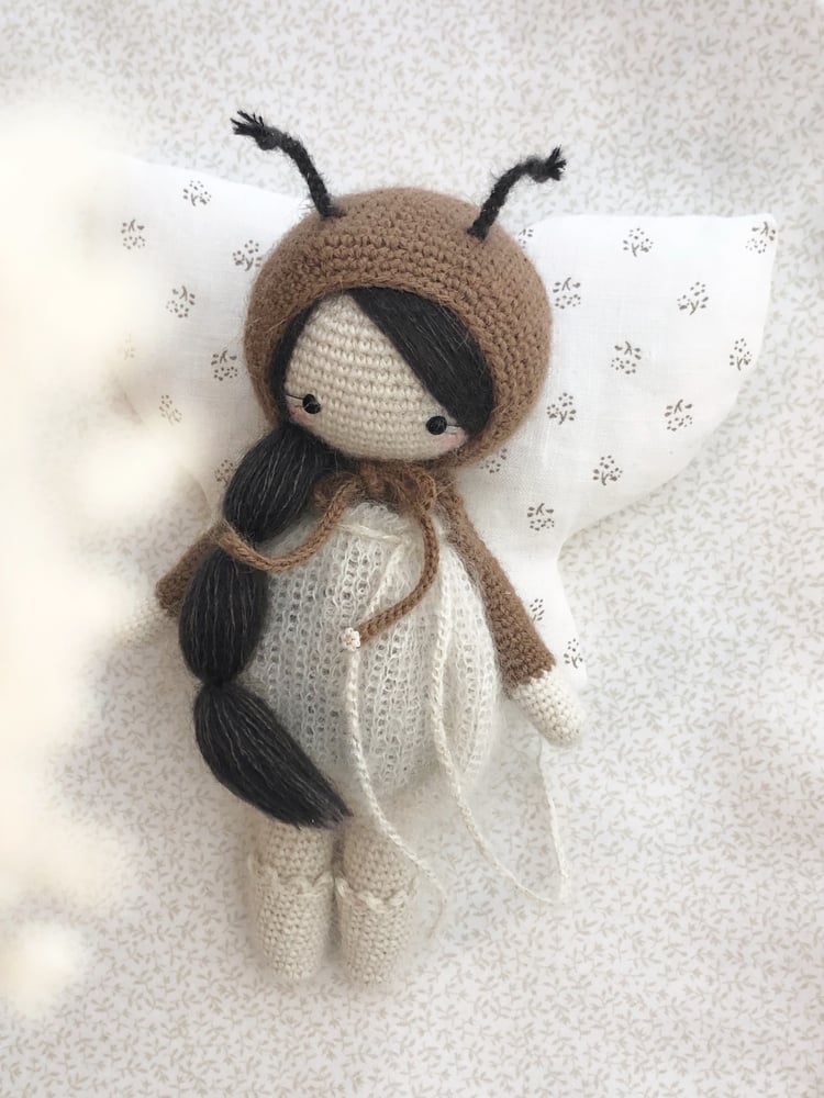 Image of Miss Pom' Unique #059 et sa parure petites ailes